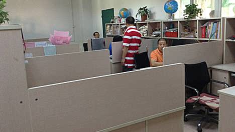 寶安教學(xué)辦公家具工廠 優(yōu)質(zhì)批發(fā)價(jià)格與專業(yè)教育咨詢服務(wù)的完美結(jié)合